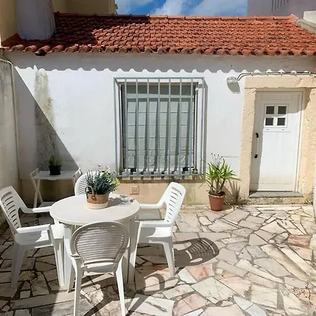 Cozy House With Private Terrace In Cascais *