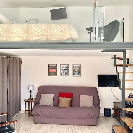 Cozy House With Private Terrace In Cascais *