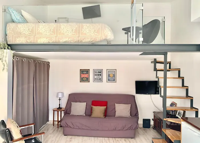 Cozy House With Private Terrace In Cascais *